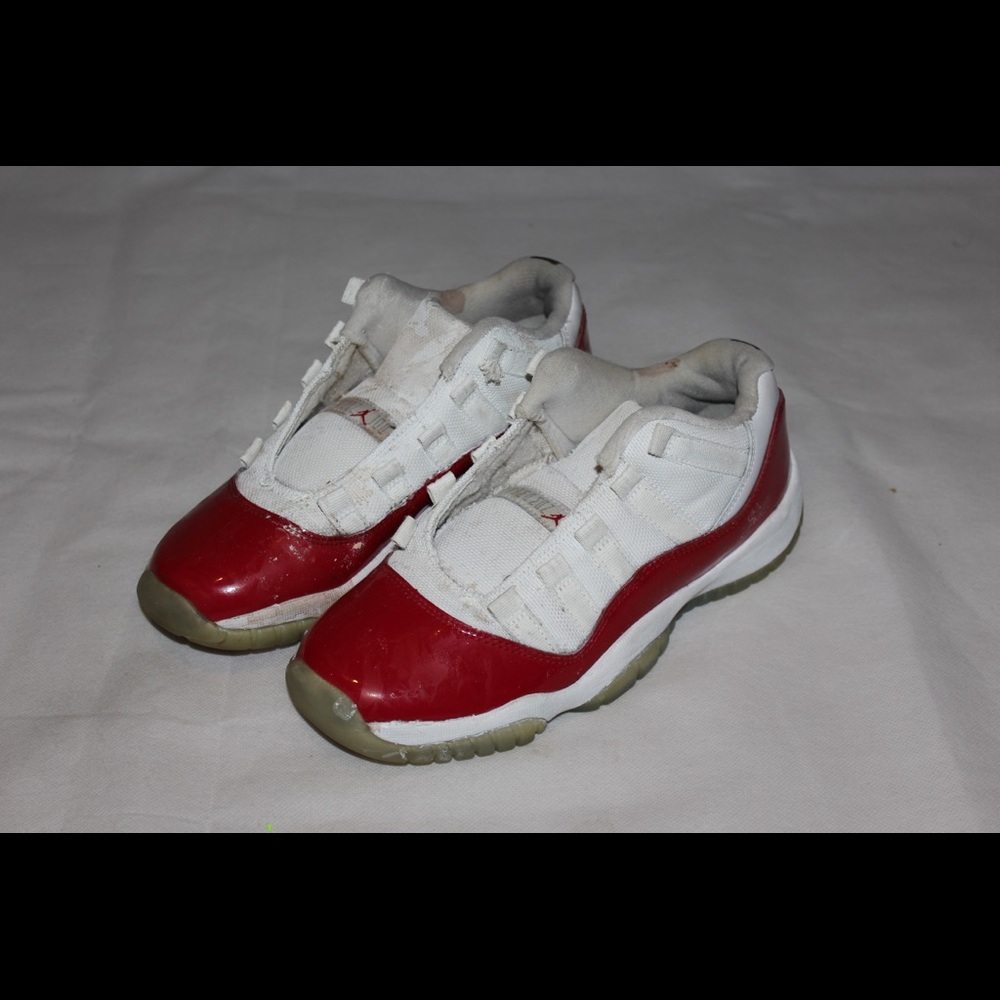 Jordan 11 Cherry Size 5